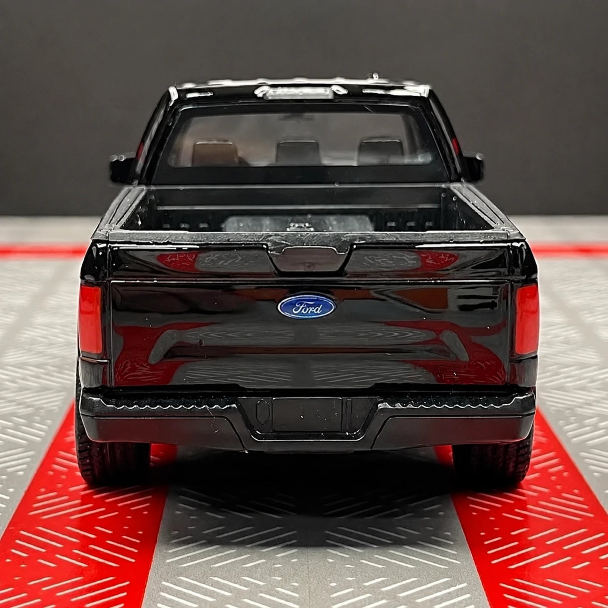 Ford 2018 F150 Glossy Black 1:36 – Diecast Display Model Die-Cast