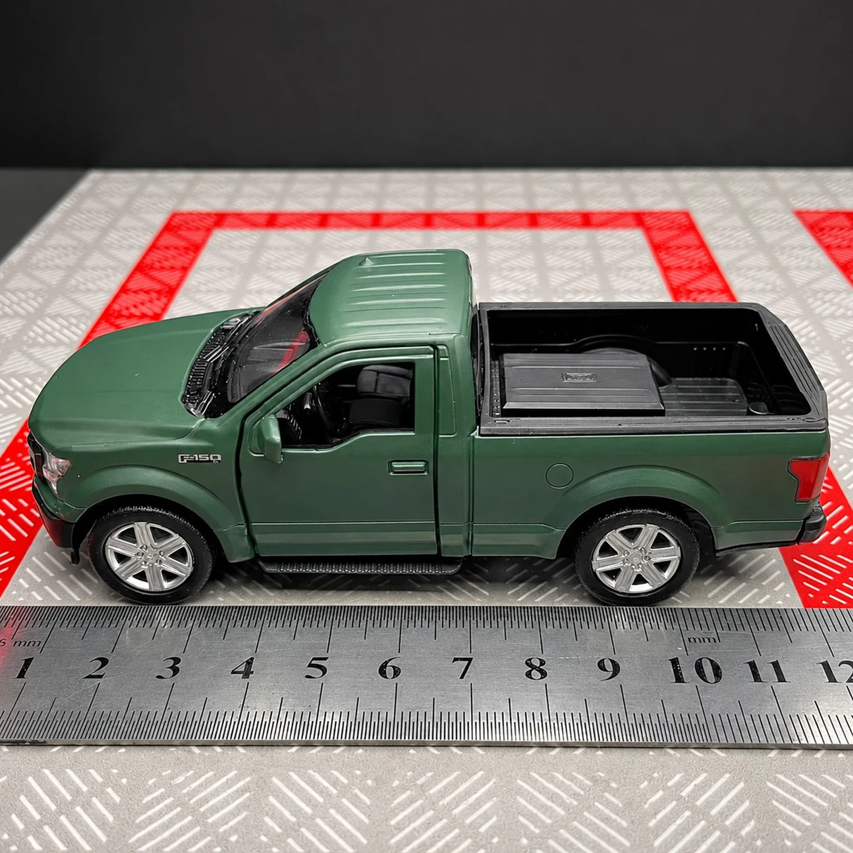 Ford 2018 F150 Green 1:36 – Diecast Display Model Die-Cast