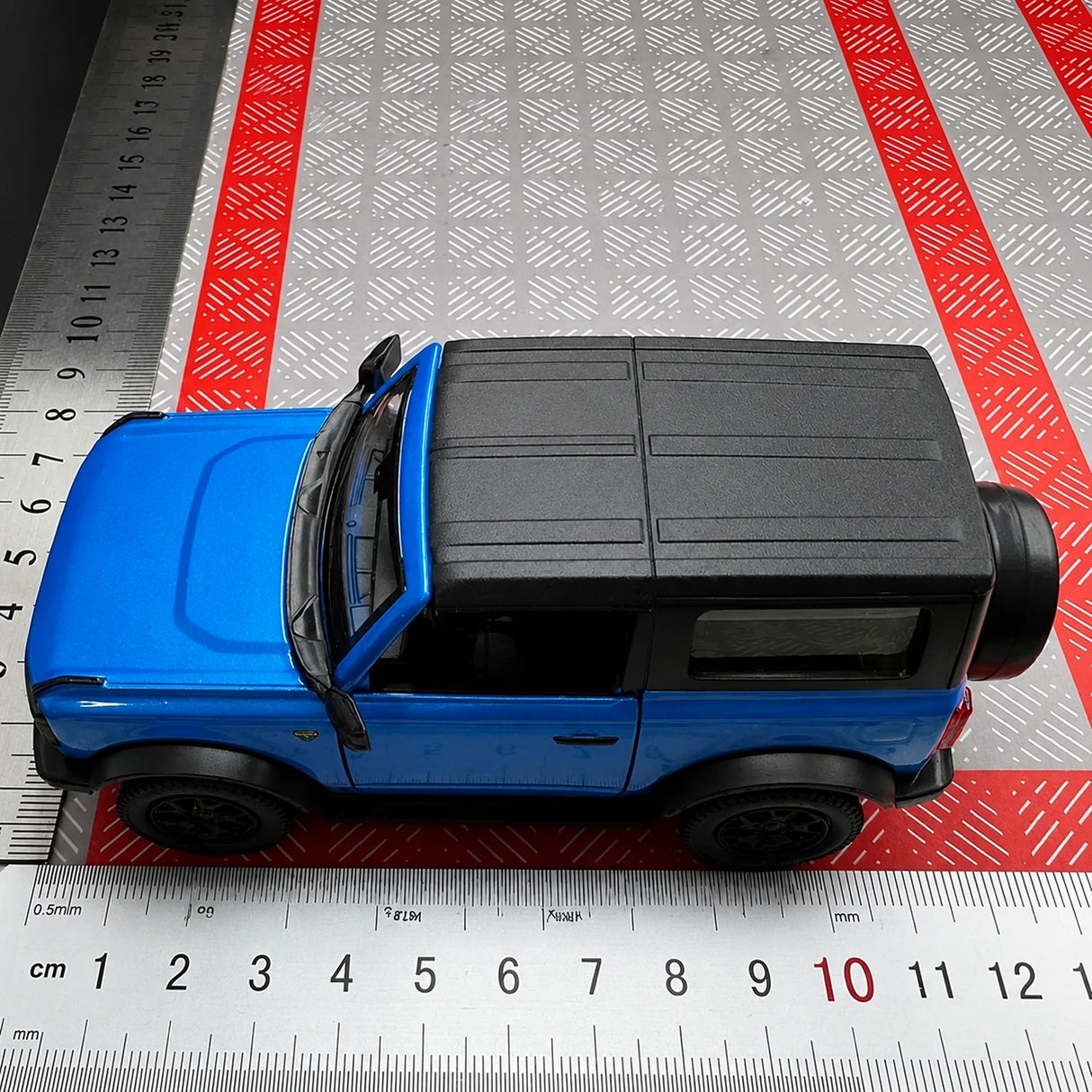 Ford 2021 Bronco Blue 1:36 – Diecast Display Model Die-Cast