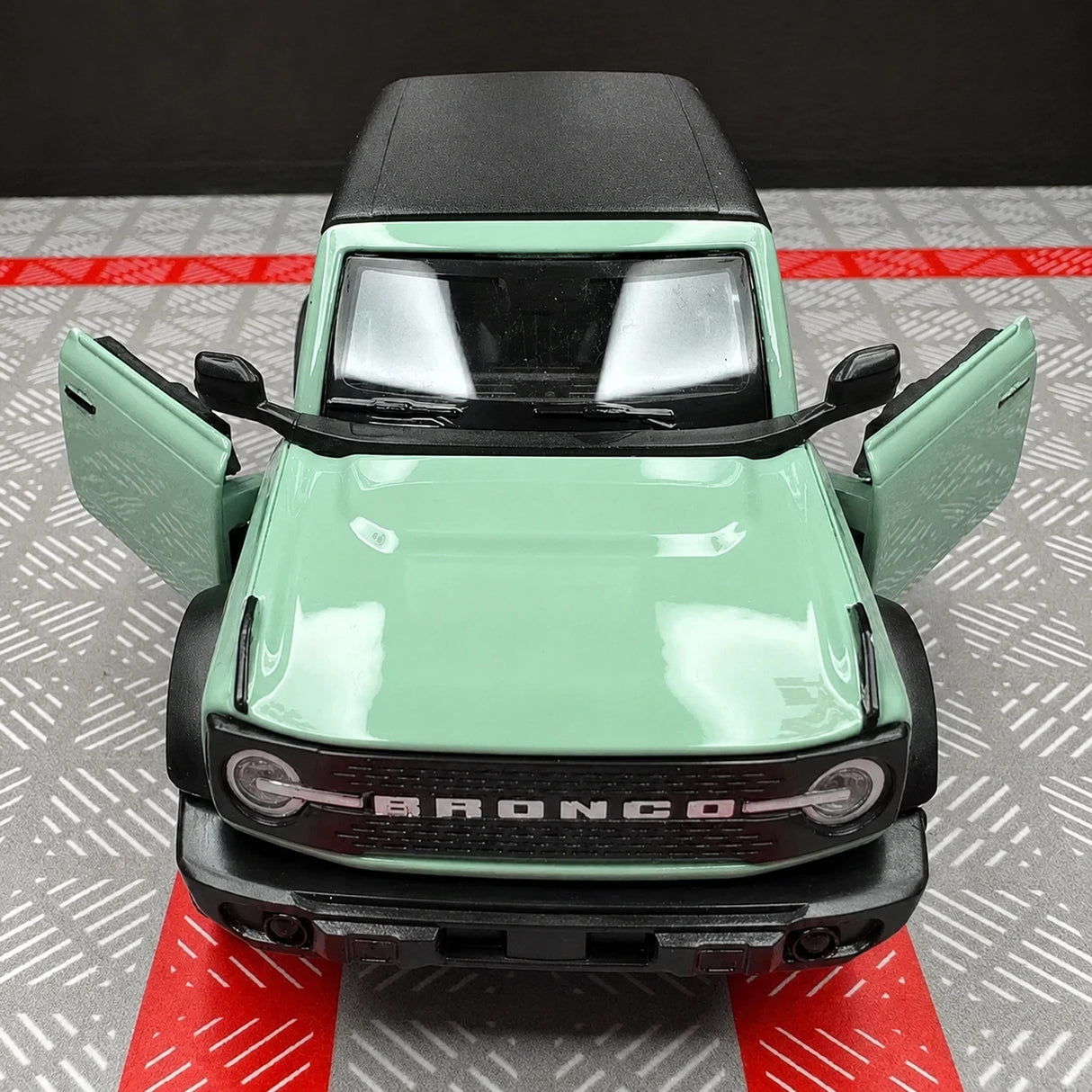 [TOY] 1:36 Ford 2021 Bronco Green Model Car Die-Cast