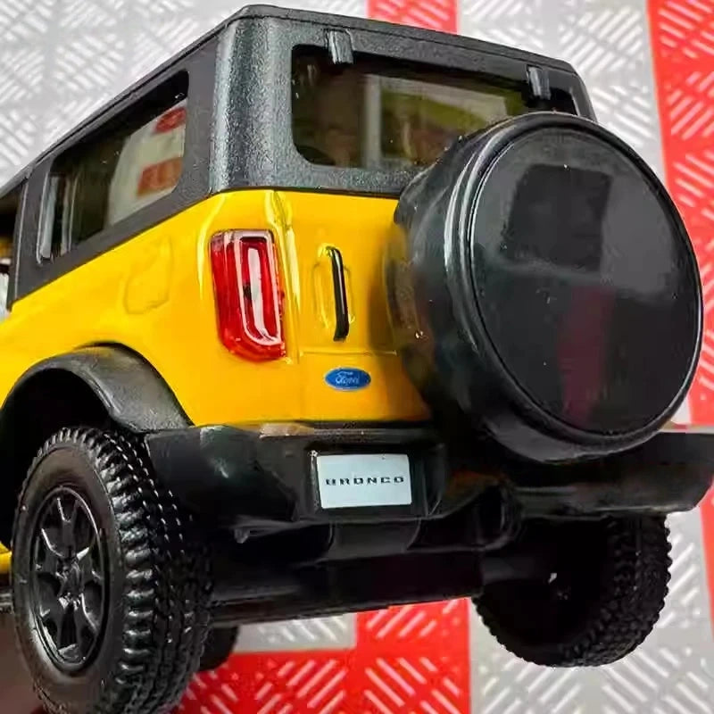 [TOY] 1:36 Ford 2021 Bronco Yellow Model Car Die-Cast