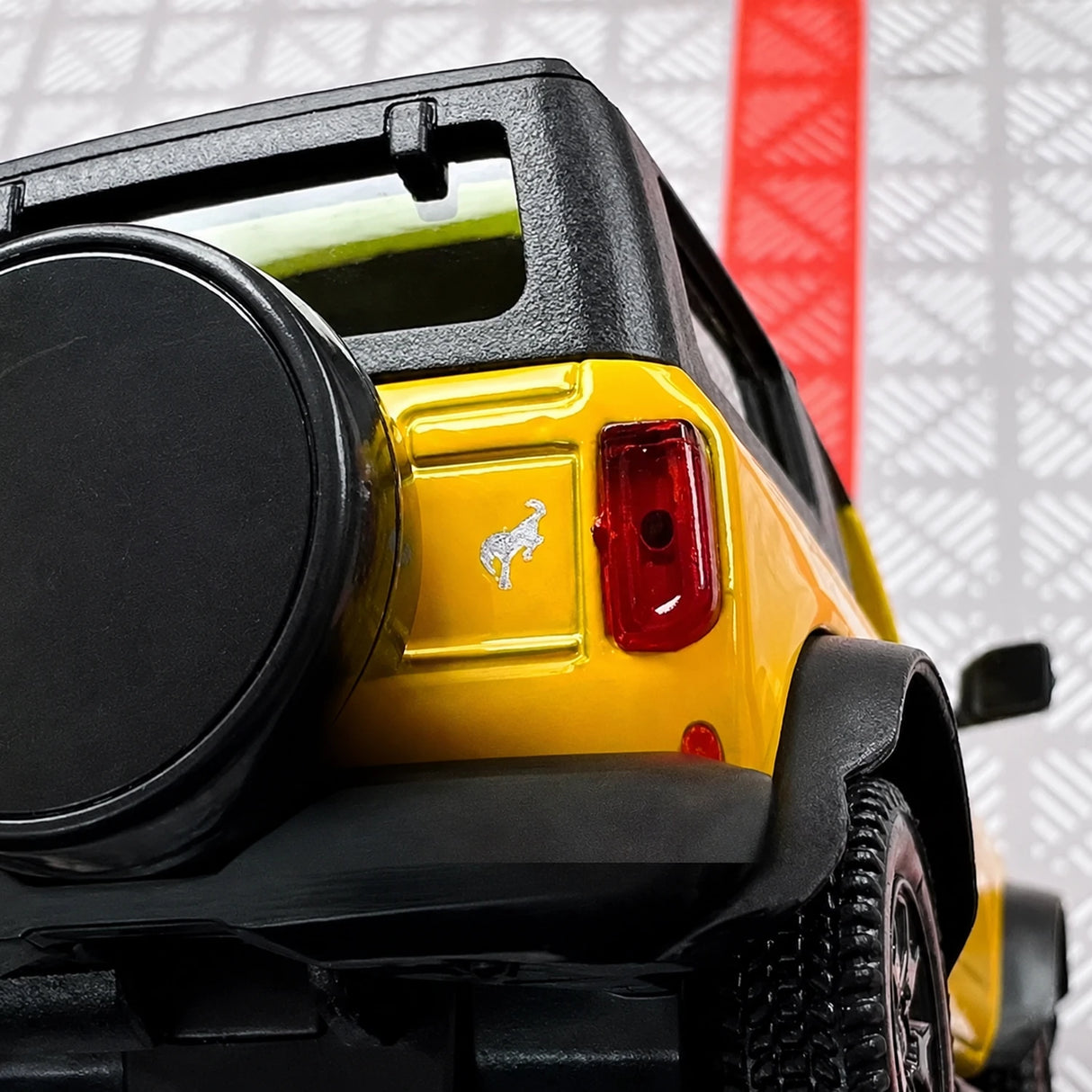 [TOY] 1:36 Ford 2021 Bronco Yellow Model Car Die-Cast
