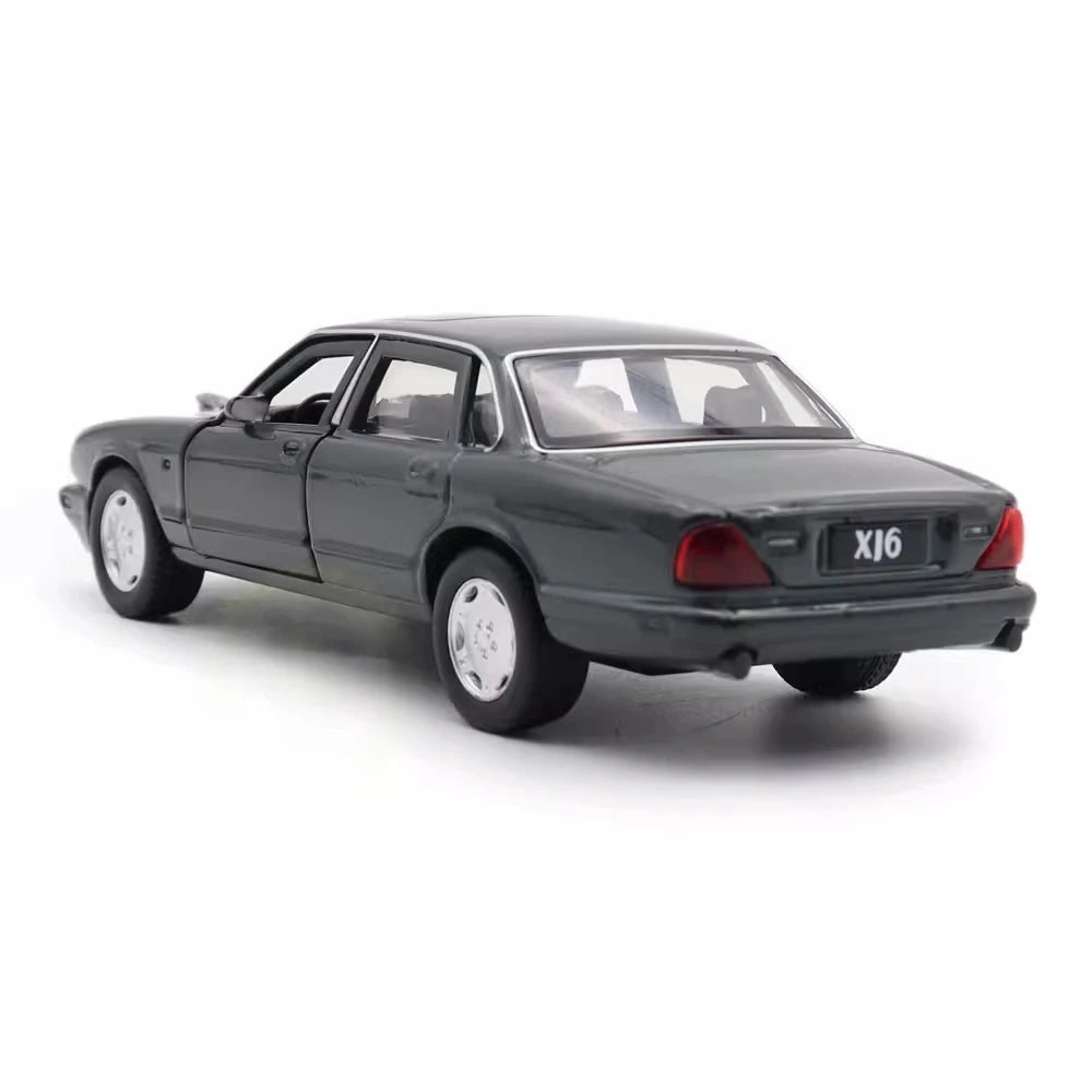 [TOY] 1:36 Jaguar 1990 XJ6 Green Model Car Die-Cast