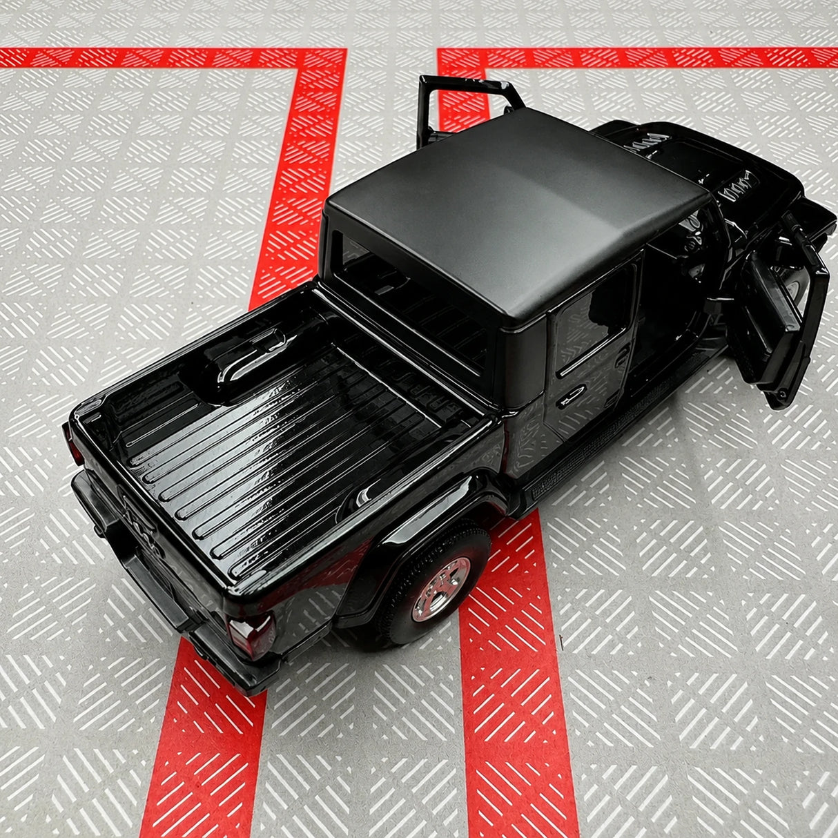 Jeep 2020 Gladiator أسود 1:36 – نموذج عرض معدني مصبوب