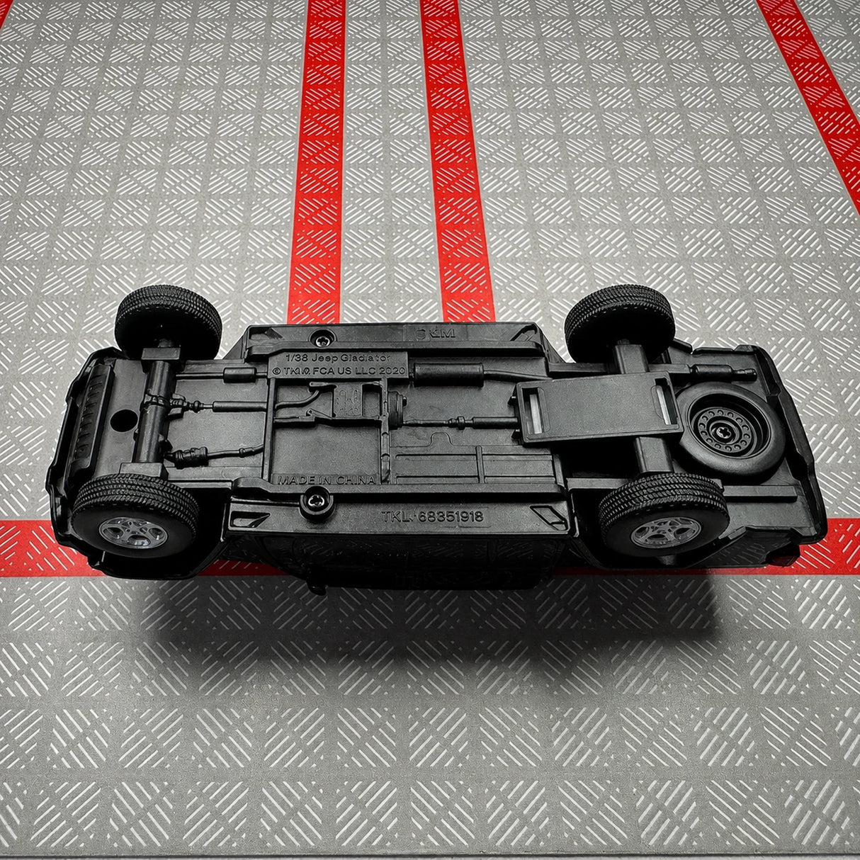Jeep 2020 Gladiator أسود 1:36 – نموذج عرض معدني مصبوب