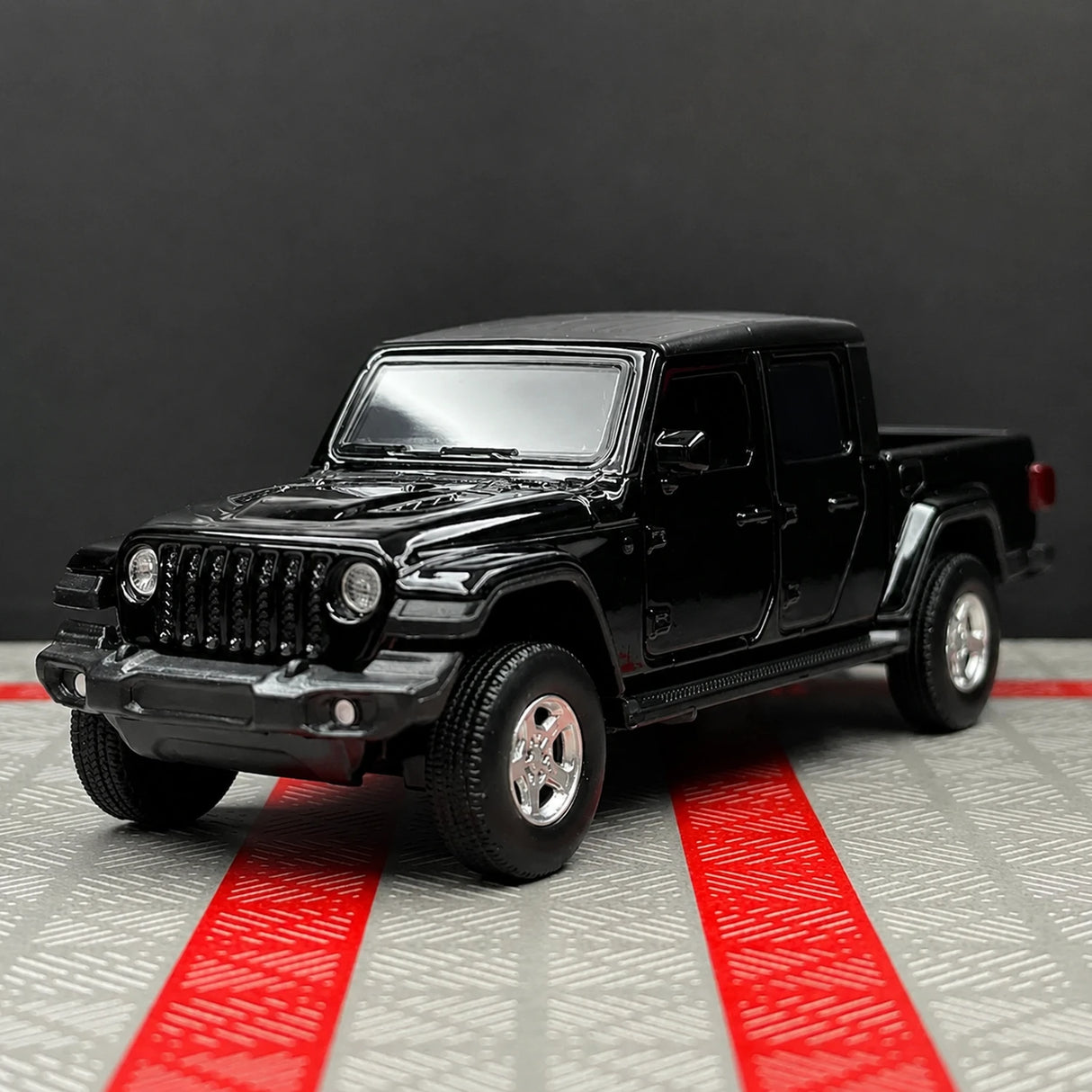 Jeep 2020 Gladiator أسود 1:36 – نموذج عرض معدني مصبوب