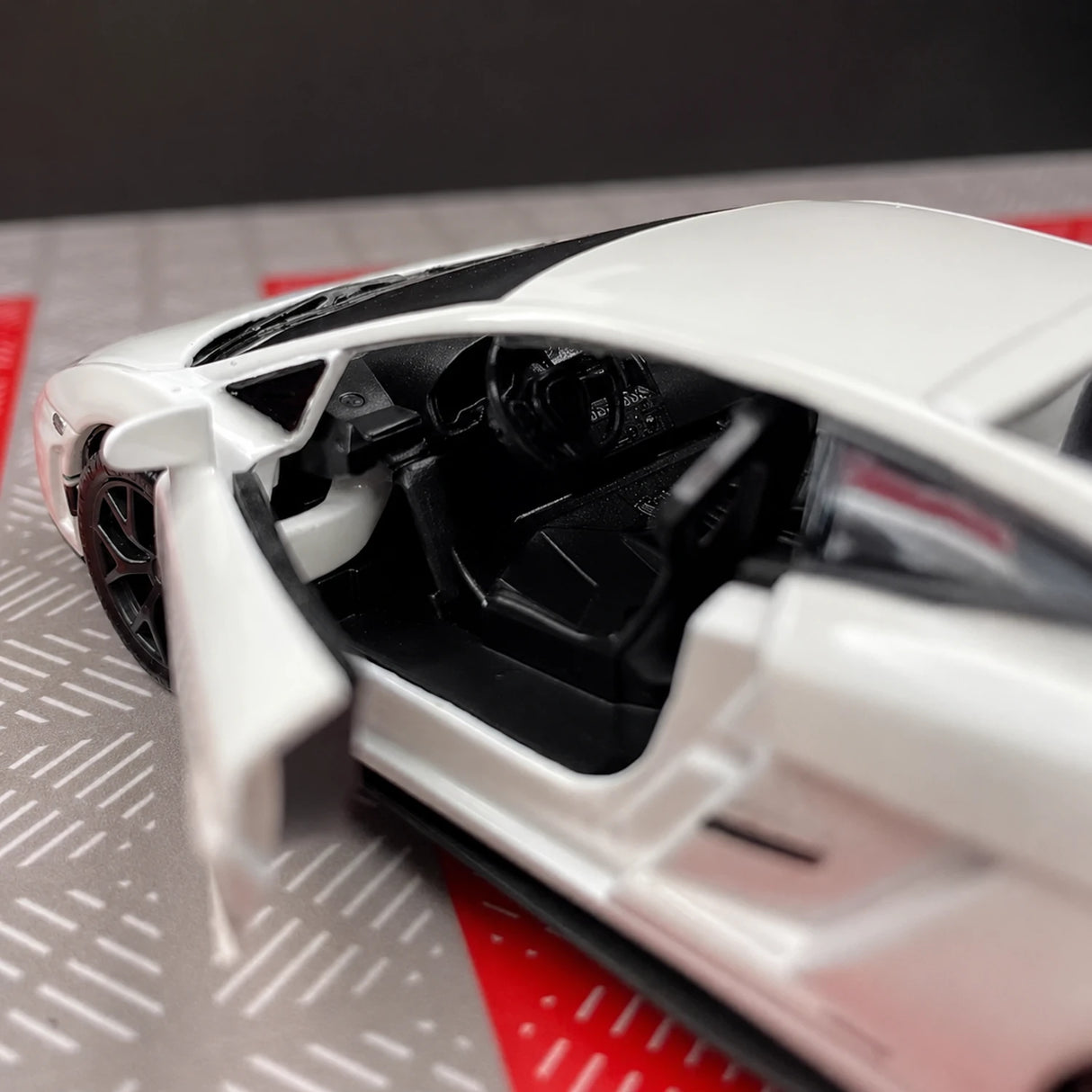 [TOY] 1:36 Lamborghini 2008 Gallardo LP560-4 ホワイト モデルカー Die-Cast