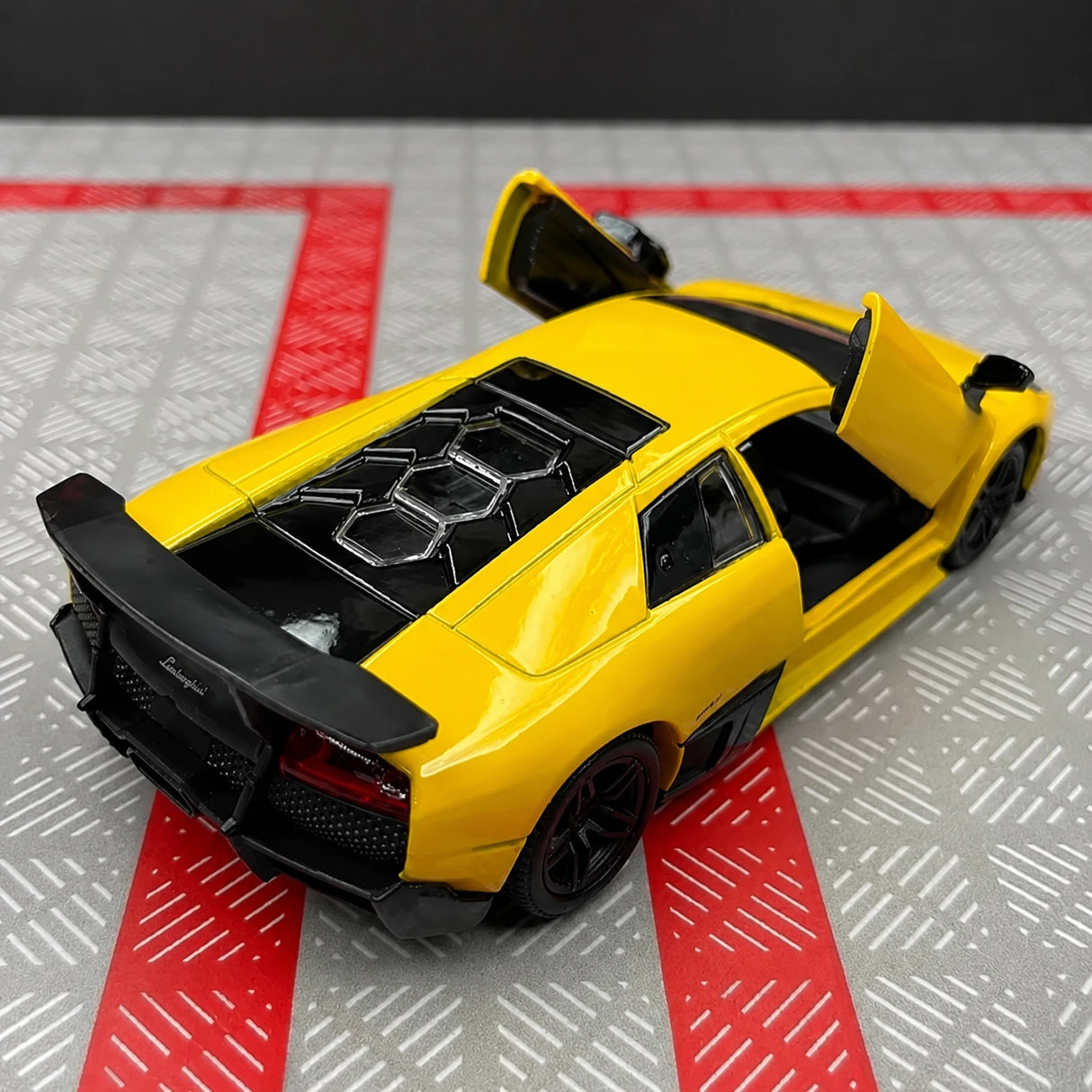 Lamborghini 2009 Murcielago LP670-4 Yellow 1:36 – Diecast Display Model Die-Cast