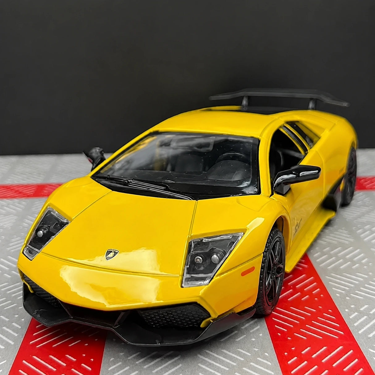Lamborghini 2009 Murcielago LP670-4 Yellow 1:36 – Diecast Display Model Die-Cast