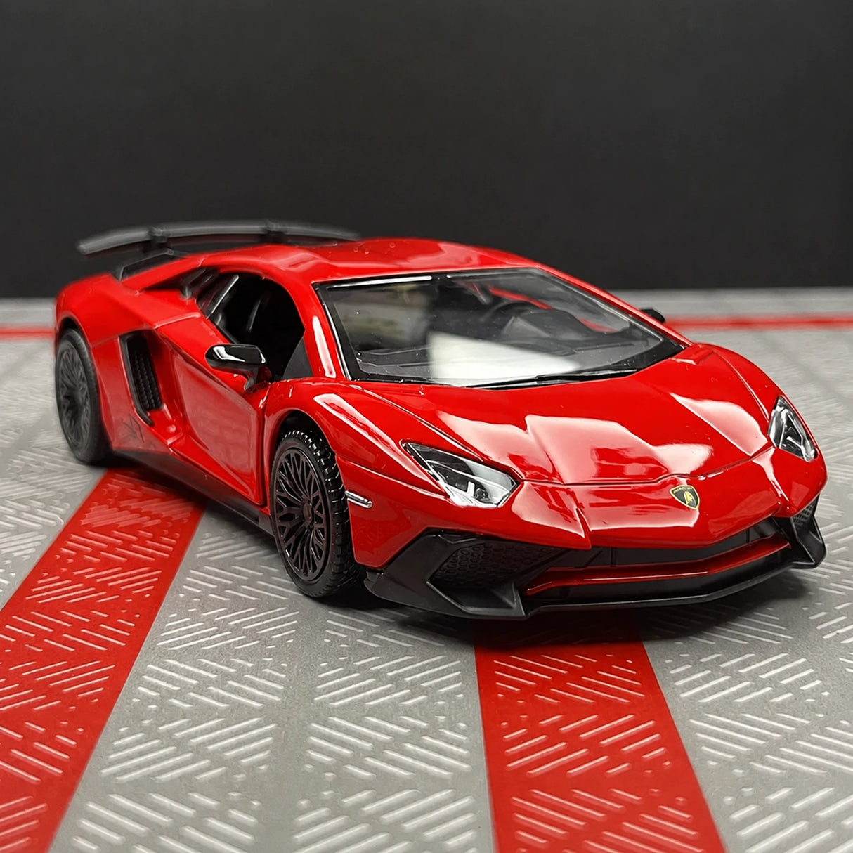 [TOY] 1:36 Lamborghini 2016 Aventador LP750-4 SV Red Model Car Die-Cast