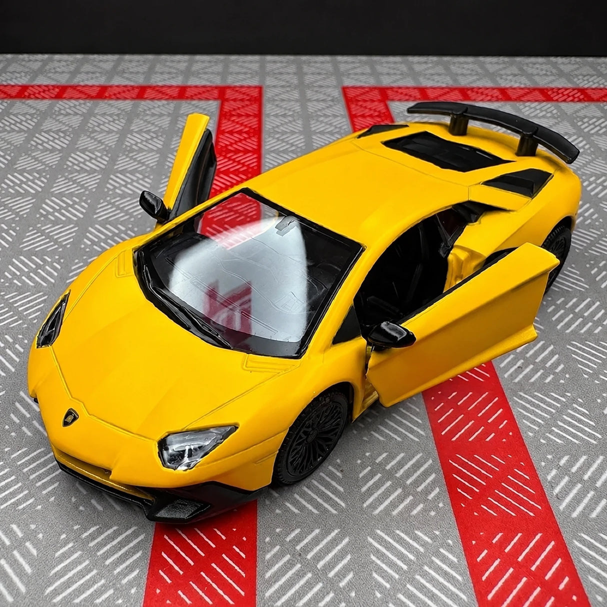 [TOY] 1:36 Lamborghini 2016 Aventador LP750-4 SV Yellow Model Car Die-Cast