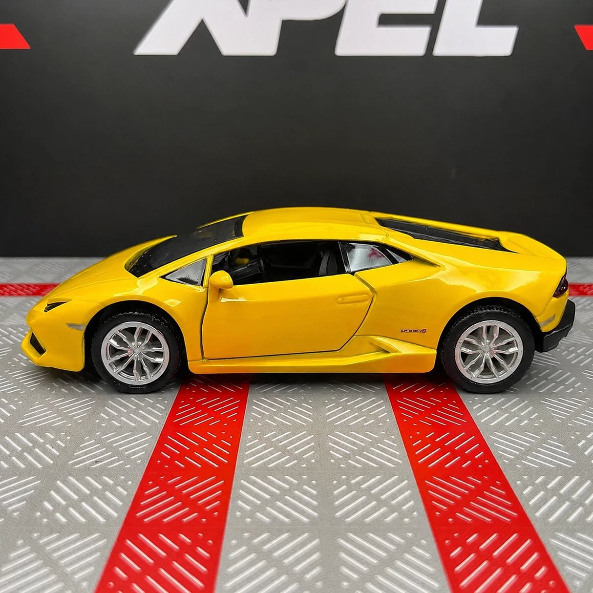 [TOY] 1:36 Lamborghini 2016 Huracan LP610-4 Yellow Model Car Die-Cast