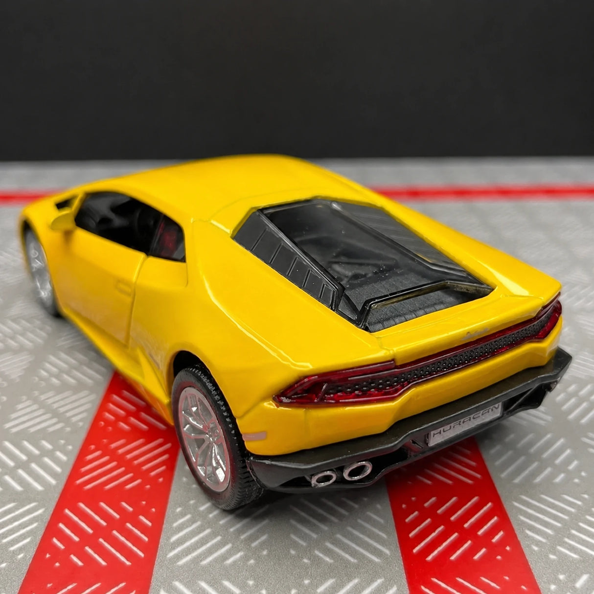 [TOY] 1:36 Lamborghini 2016 Huracan LP610-4 Yellow Model Car Die-Cast