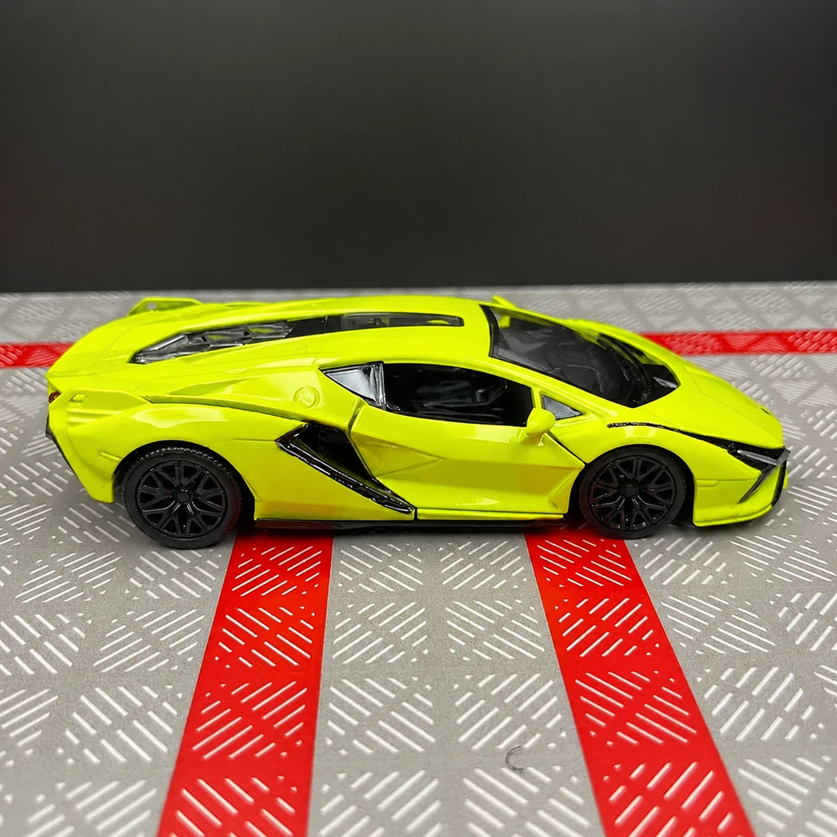 Lamborghini 2020 Sian FKP 37 Green 1:36 – Diecast Display Model Die-Cast