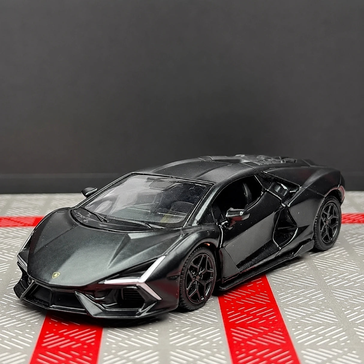 Lamborghini 2023 Revuelto Black 1:36 – Diecast Display Model Die-Cast