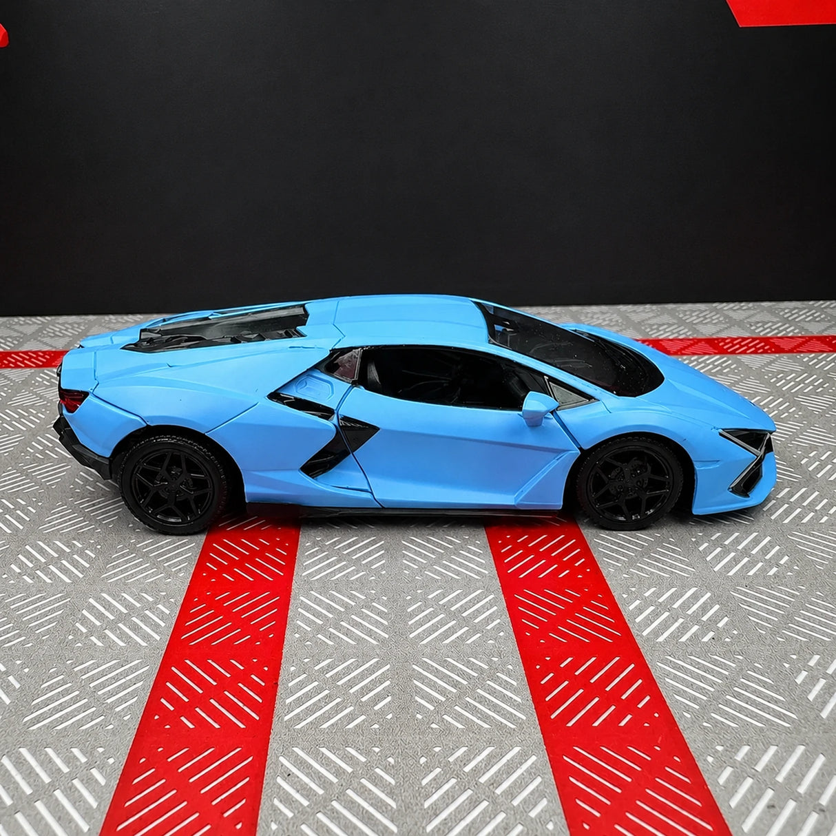 Lamborghini 2023 Revuelto Blue 1:36 – Diecast Display Model Die-Cast