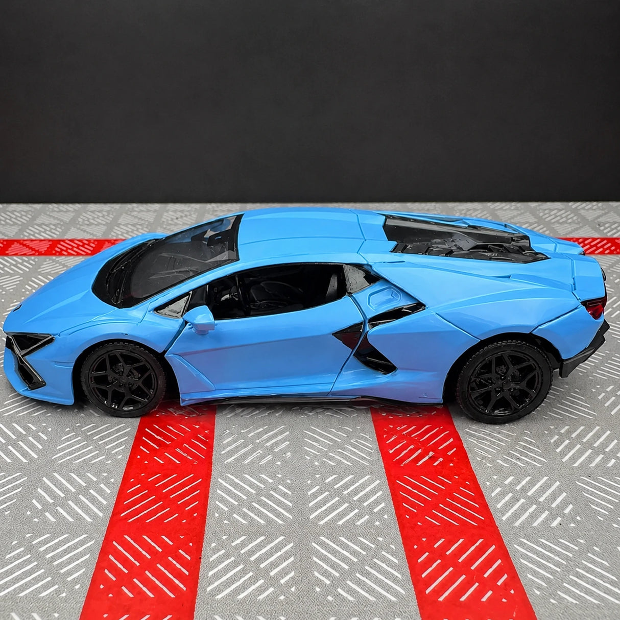 Lamborghini 2023 Revuelto Blue 1:36 – Diecast Display Model Die-Cast
