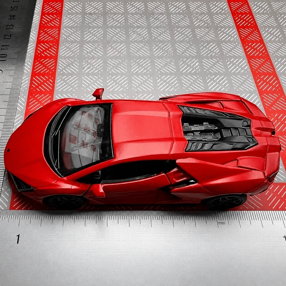 Lamborghini 2023 Revuelto Red 1:36 – Diecast Display Model Die-Cast