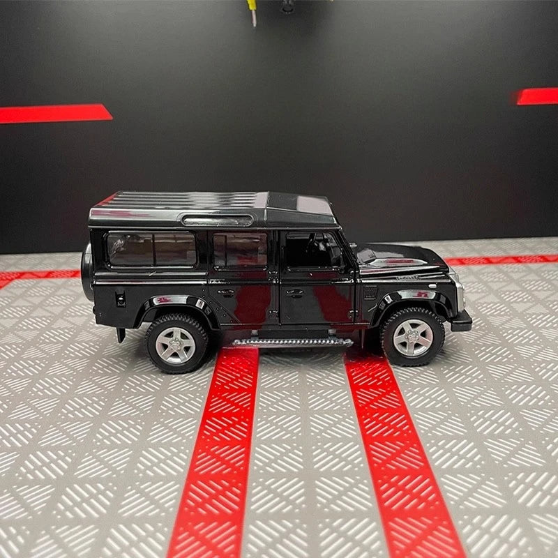 [TOY] 1:36 Land Rover 1990 Defender 110 zwart modelauto Die-Cast