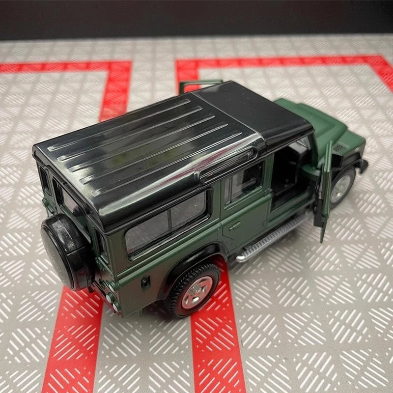 [TOY] 1:36 Land Rover 1990 Defender 110 Matte Green Model Car Die-Cast