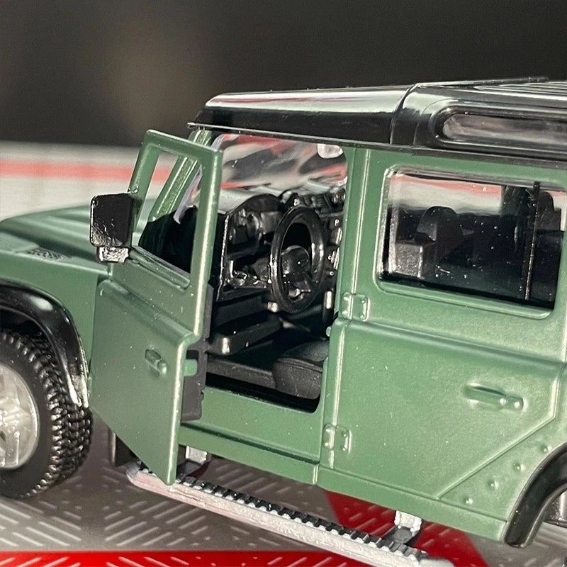 [TOY] 1:36 Land Rover 1990 Defender 110 Matte Green Model Car Die-Cast