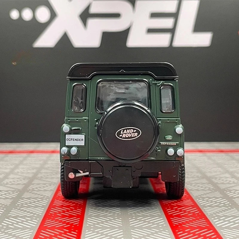 [TOY] 1:36 Land Rover 1990 Defender 110 Matte Green Model Car Die-Cast