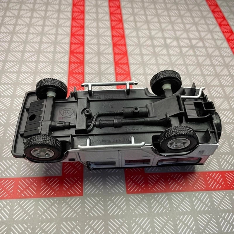 [TOY] 1:36 Land Rover 1990 Defender 110 White Model Car Die-Cast