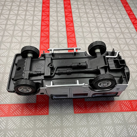 [TOY] 1:36 Land Rover 1990 Defender 110 White Model Car Die-Cast