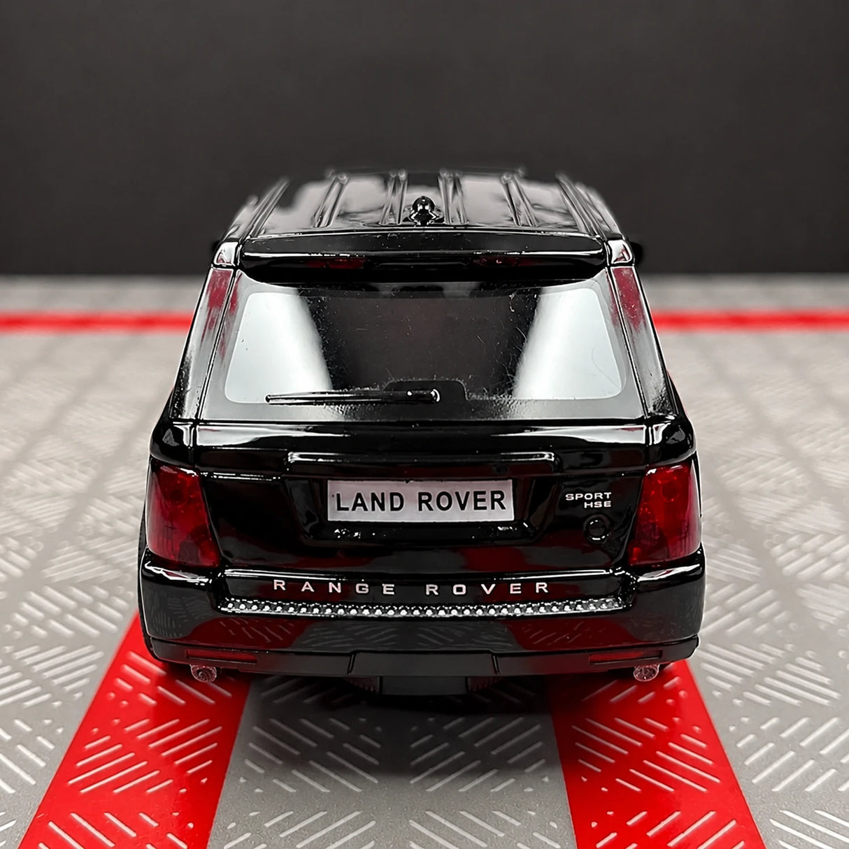 Land Rover 2005 Range Rover Glossy Black 1:36 – Diecast Display Model Die-Cast