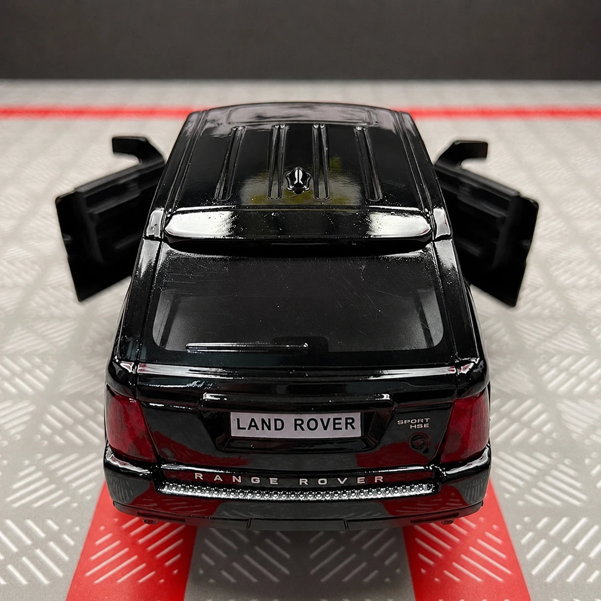 Land Rover 2005 Range Rover Glossy Black 1:36 – Diecast Display Model Die-Cast