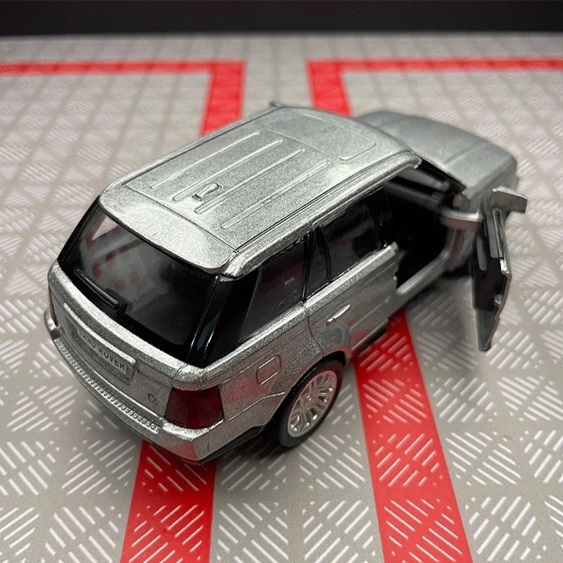 [TOY] 1:36 Land Rover 2005 Range Rover Silver Model Car Die-Cast