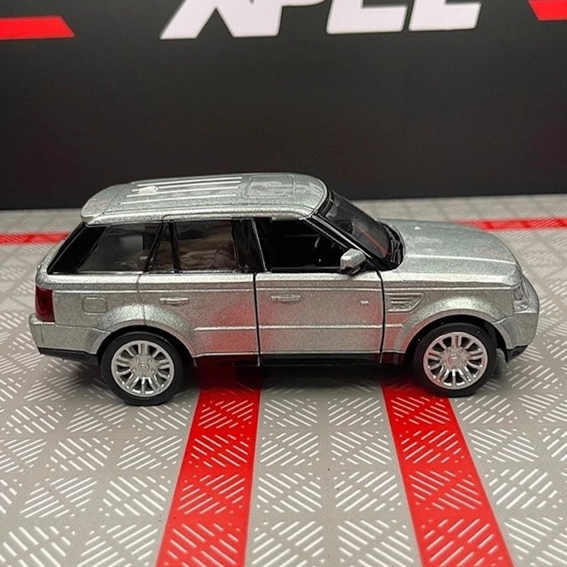 [TOY] 1:36 Land Rover 2005 Range Rover Silver Model Car Die-Cast