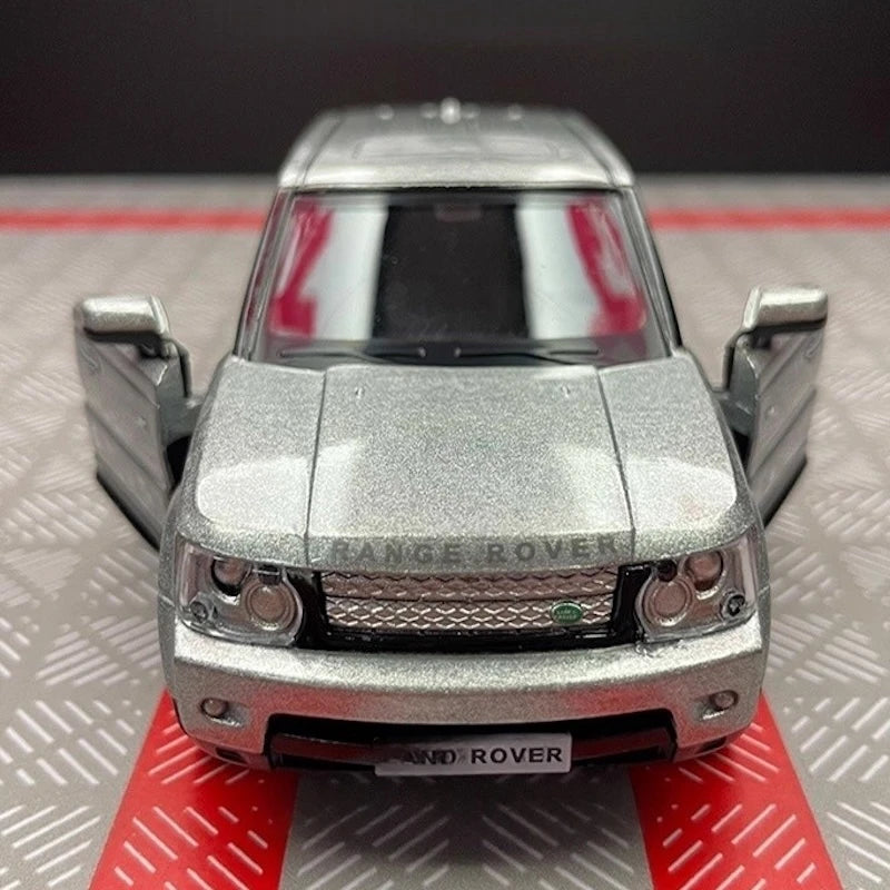[TOY] 1:36 Land Rover 2005 Range Rover Silver Model Car Die-Cast