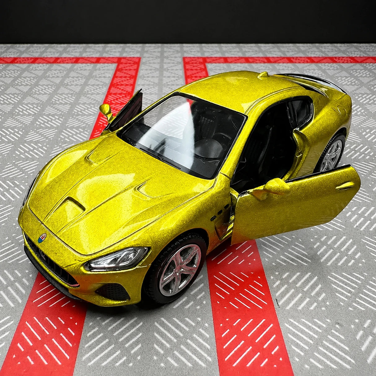 Maserati 2008 GranTurismo ذهبي 1:36 – نموذج عرض معدني مصبوب