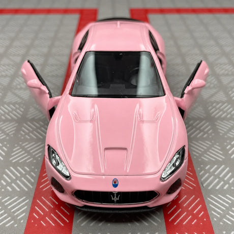 Maserati 2008 GranTurismo الوردي 1:36 – نموذج عرض مصبوب، مصبوب.