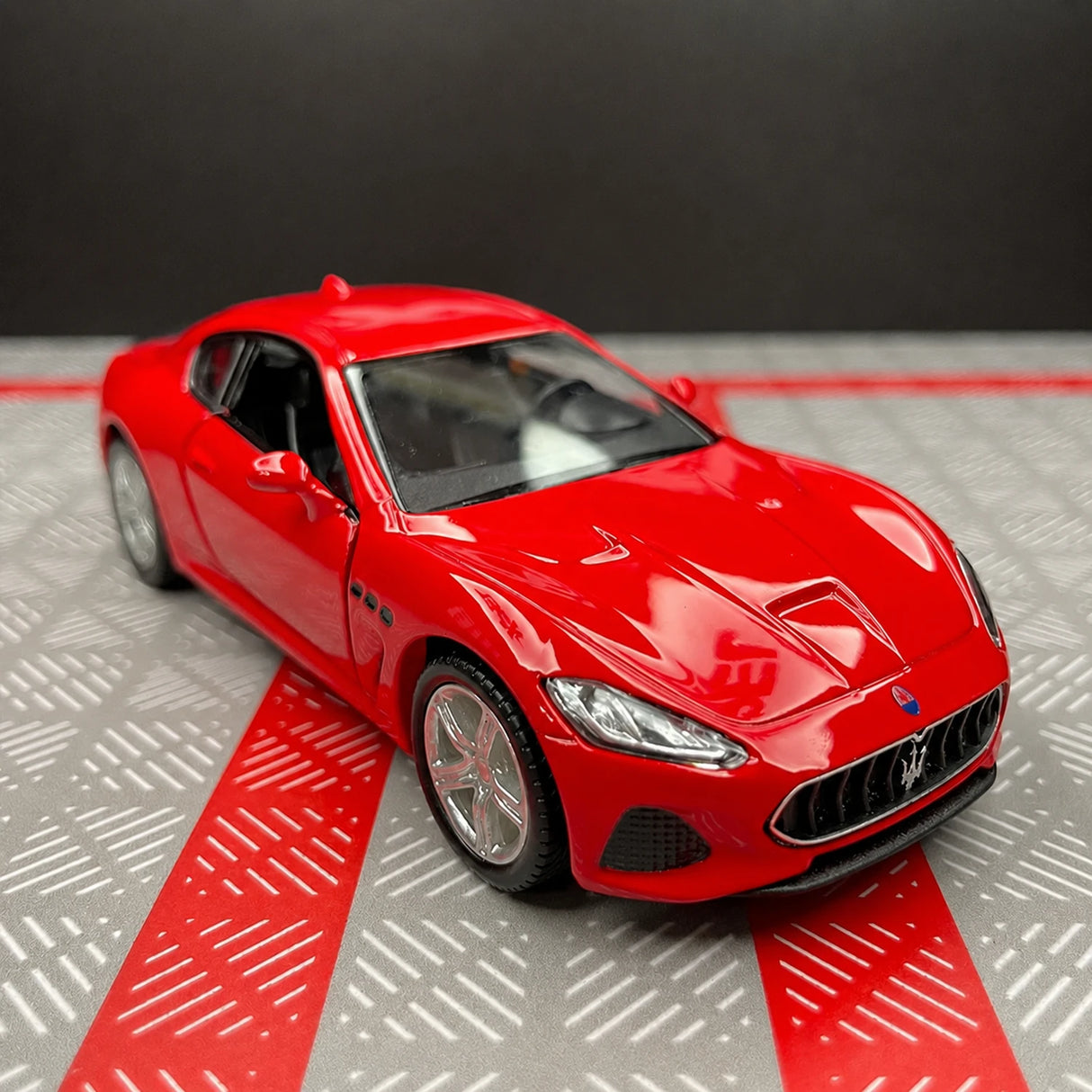 Maserati 2008 GranTurismo 레드 1:36 – 다이캐스트 디스플레이 모델 다이캐스트