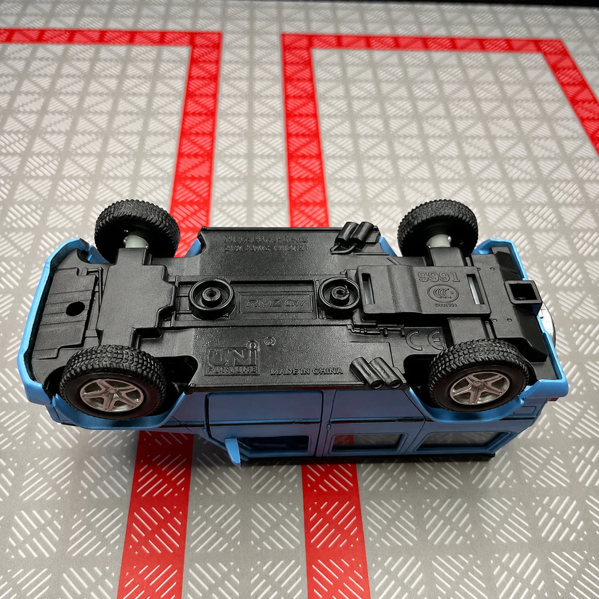 Mercedes-AMG 2015 G63 الأزرق غير اللامع 1:36 – نموذج عرض مصبوب، مصبوب.