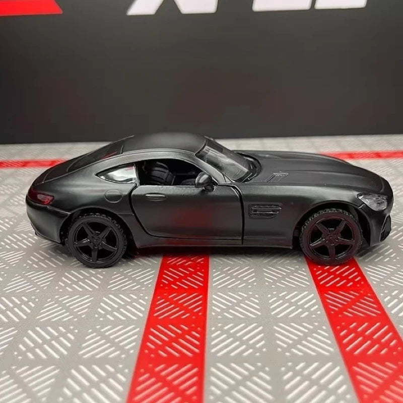 [TOY] 1:36 Mercedes-AMG 2020 GTS svart modellbil Die-Cast