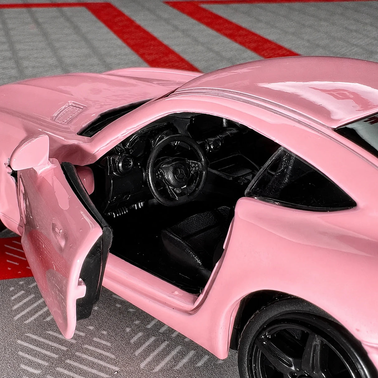 Mercedes-AMG 2020 GTS وردي 1:36 – نموذج عرض معدني مصبوب