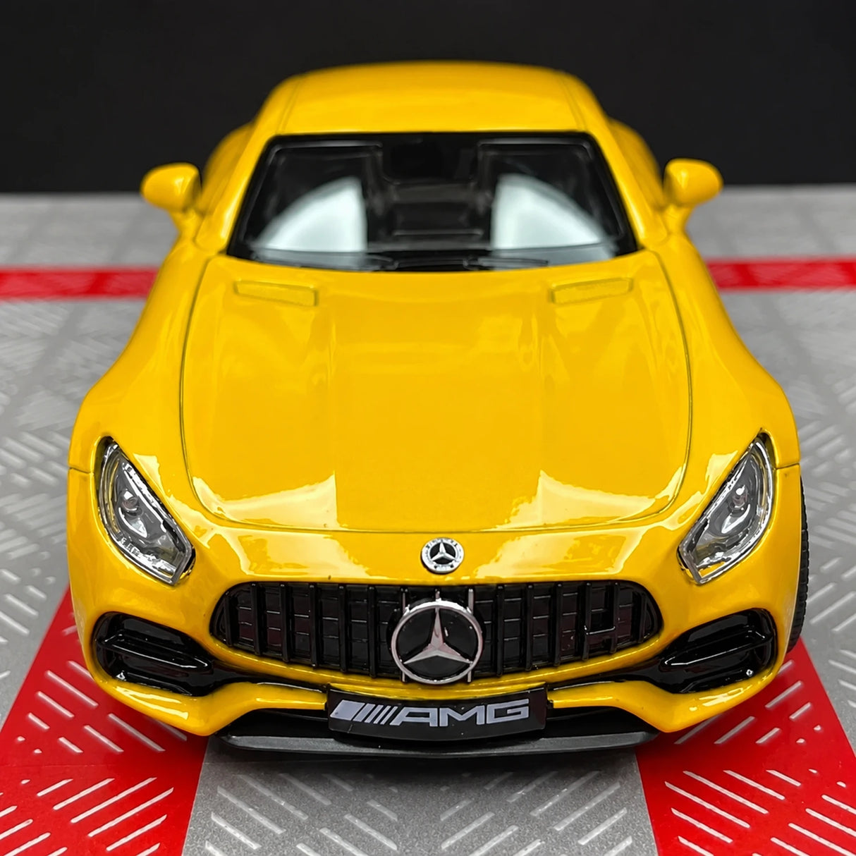 Mercedes-AMG 2020 GTS أصفر 1:36 – نموذج عرض معدني مصبوب