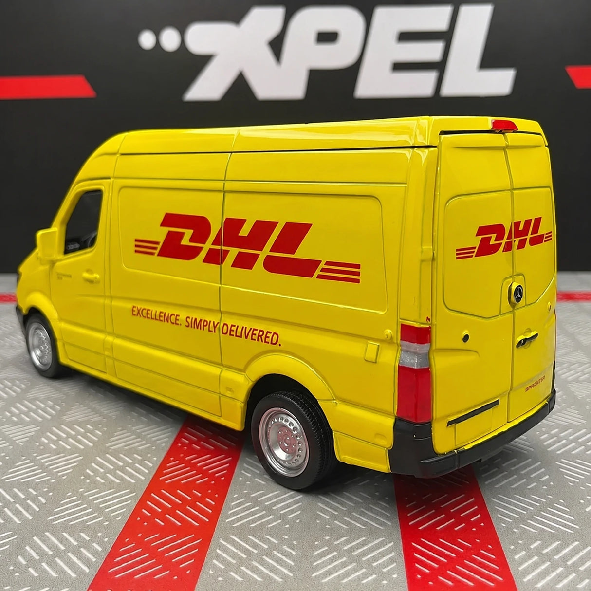 Mercedes-Benz 2018 Sprinter DHL 1:36 – diecast displaymodel