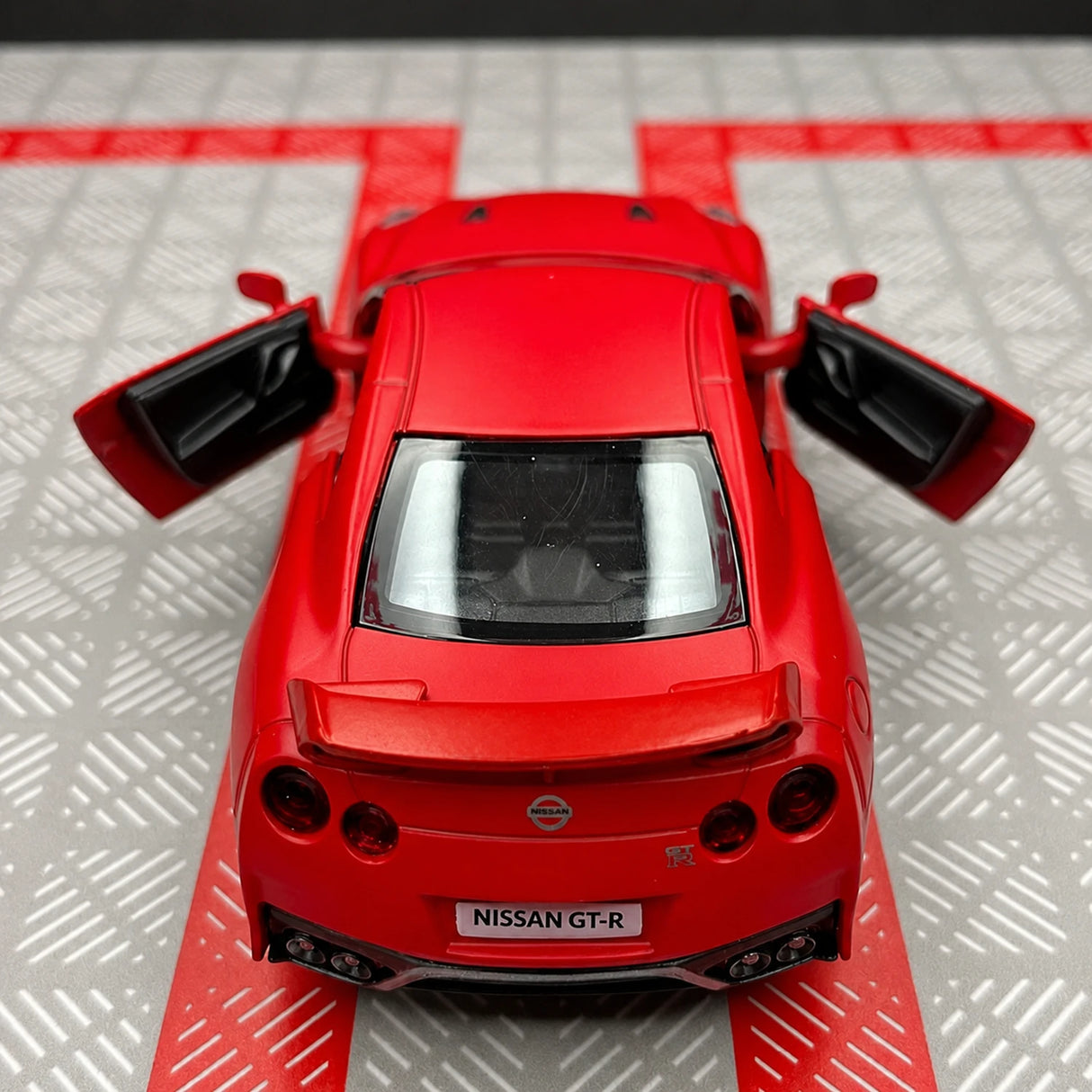 Nissan 2009 GT-R R35 Matte أحمر 1:36 – نموذج عرض معدني مصبوب