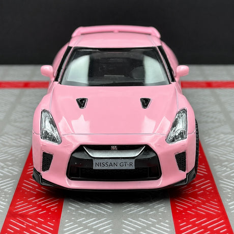 Nissan 2009 GT-R R35 وردي 1:36 – نموذج عرض معدني مصبوب