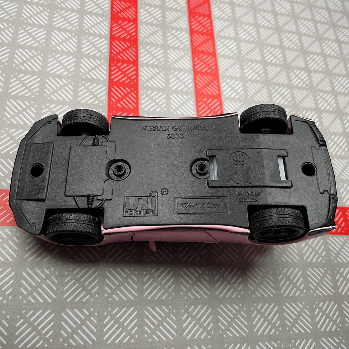 Nissan 2009 GT-R R35 핑크 1:36 – 다이캐스트 디스플레이 모델 다이캐스트