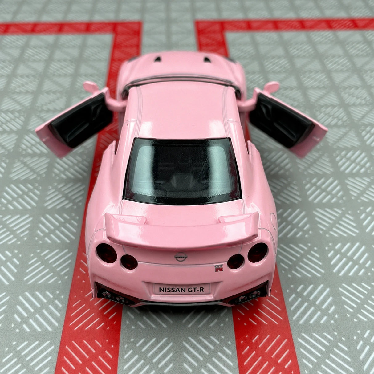 Nissan 2009 GT-R R35 핑크 1:36 – 다이캐스트 디스플레이 모델 다이캐스트