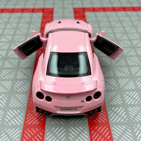 Nissan 2009 GT-R R35 وردي 1:36 – نموذج عرض معدني مصبوب