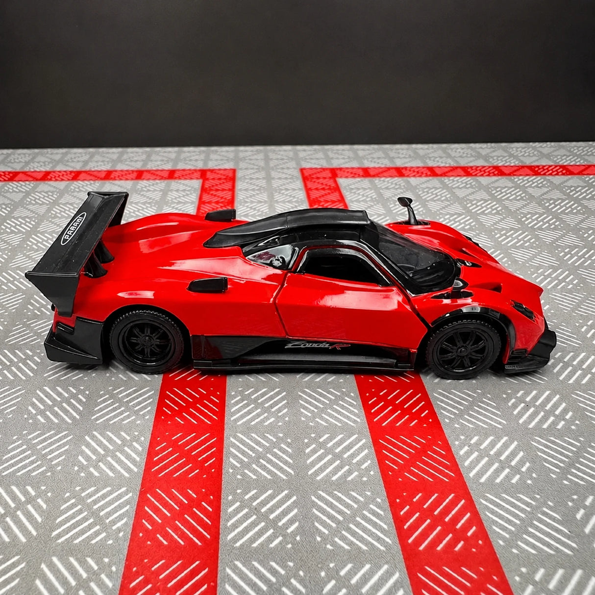 [TOY] 1:36 Pagani 2009 Zonda R Red Model Car Die-Cast