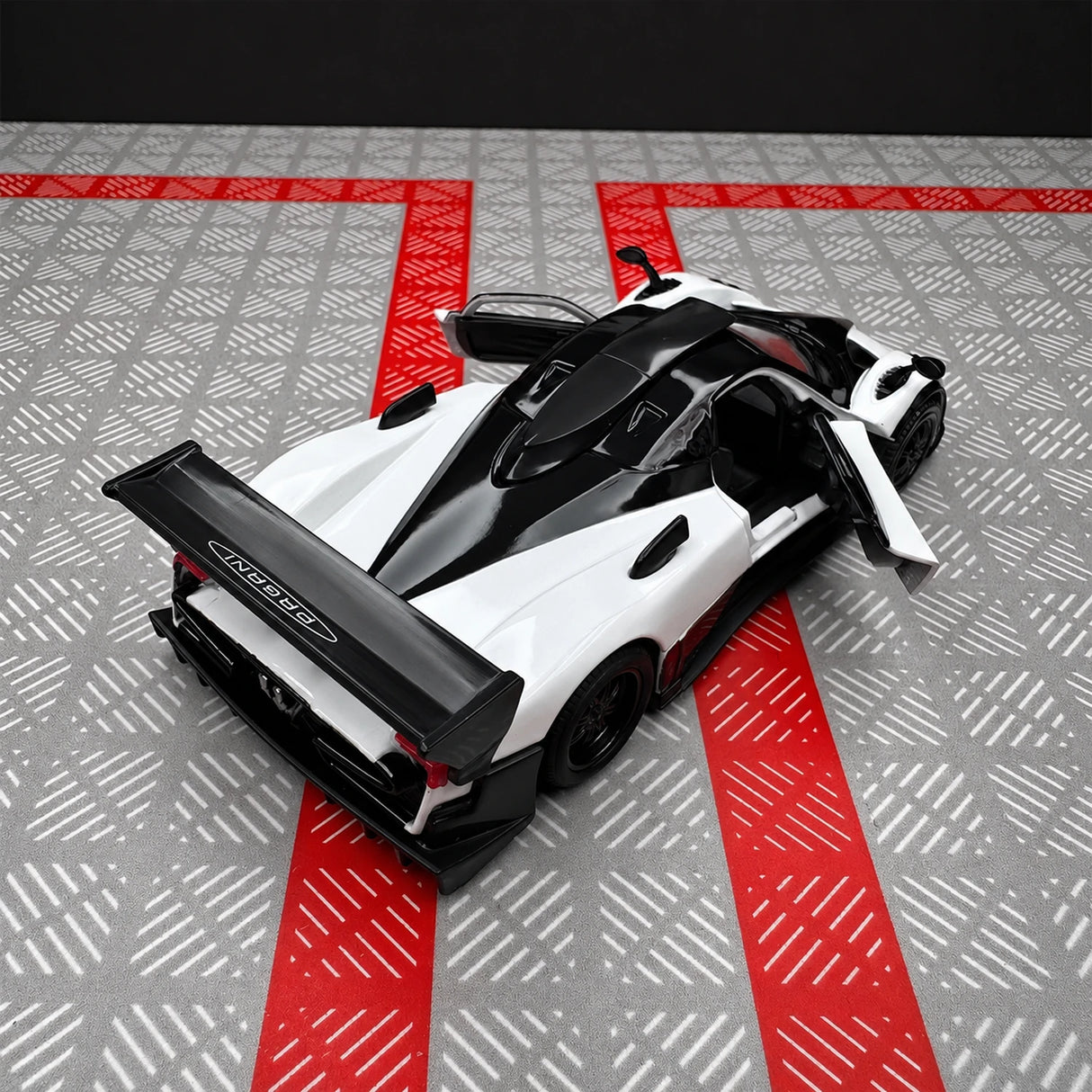 [TOY] 1:36 Pagani 2009 Zonda R White Model Car Die-Cast