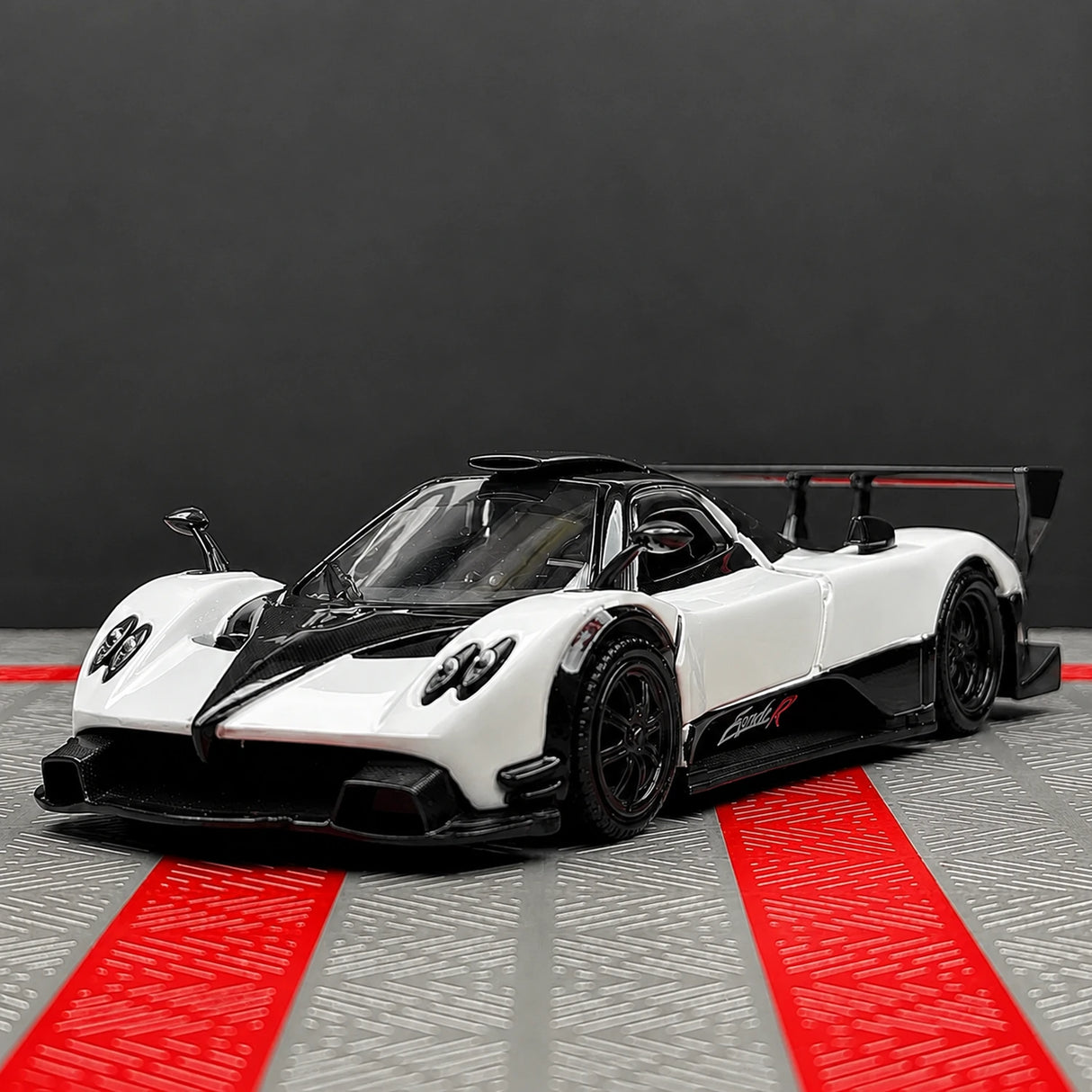 [TOY] 1:36 Pagani 2009 Zonda R White Model Car Die-Cast