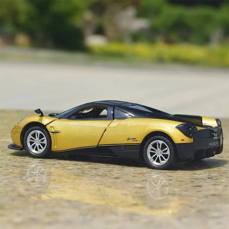 [TOY] 1:36 Pagani 2012 Huayra Gold Model Car Die-Cast